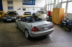Imagen 17/50 de Mercedes-Benz SLK 32 AMG (2002)