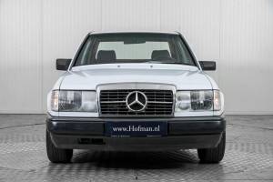 Imagen 17/50 de Mercedes-Benz 200 (1986)