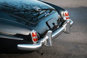 Image 15/22 of Mercedes-Benz 190 SL (1963)