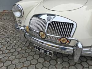 Image 8/16 of MG MGA 1500 (1958)