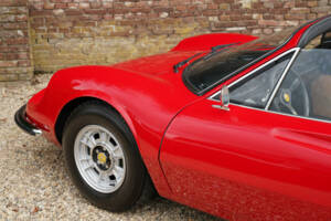 Afbeelding 33/50 van Ferrari Dino 246 GTS (1973)