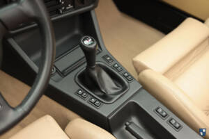 Bild 22/83 von BMW 325i (1990)