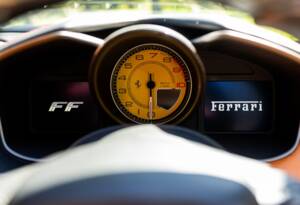 Bild 23/50 von Ferrari FF (2012)