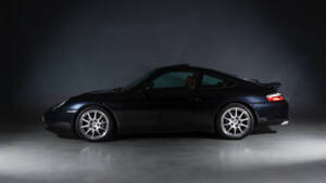 Image 27/35 de Porsche 911 Carrera 4 (2001)