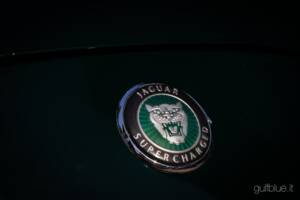 Image 7/70 of Jaguar XKR (2004)