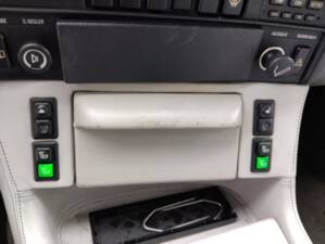 Bild 85/113 von BMW 735i (1986)