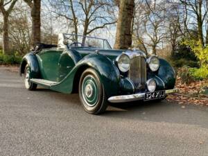 Image 1/50 of Lagonda V12 DHC (1939)