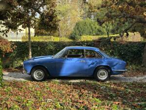 Bild 28/100 von Alfa Romeo Giulia GT 1300 Junior (1973)