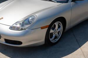 Image 18/73 of Porsche Boxster (2001)