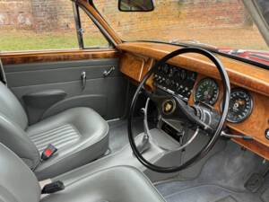 Image 29/36 of Jaguar Mk II 3.8 (1964)