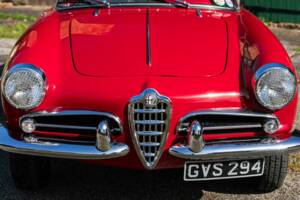 Image 30/46 of Alfa Romeo 2000 Spider (1960)