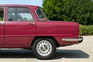 Immagine 13/50 di Alfa Romeo Giulia Nuova Super 1300 (1974)