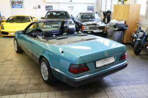 Afbeelding 21/50 van Mercedes-Benz 300 CE-24 (1993)