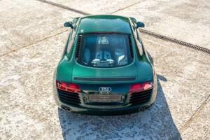 Image 5/33 of Audi R8 (2007)