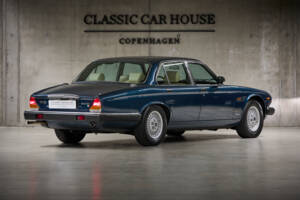 Imagen 10/99 de Daimler Double Six (1993)