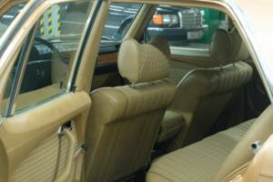 Image 20/50 de Mercedes-Benz 350 SE (1973)