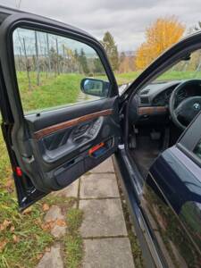 Image 32/58 of BMW 750i (1997)