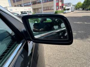 Bild 36/99 von BMW 650i (2007)