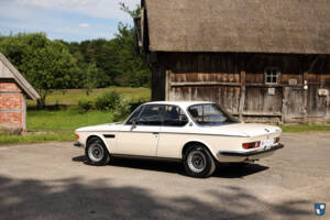 Immagine 4/50 di BMW 3.0 CS (1975)