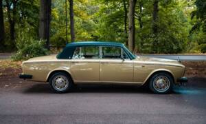Image 2/36 de Rolls-Royce Silver Shadow II (1980)