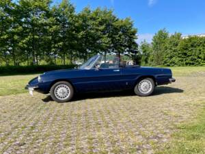 Bild 11/22 von Alfa Romeo 2000 Spider Veloce (1979)