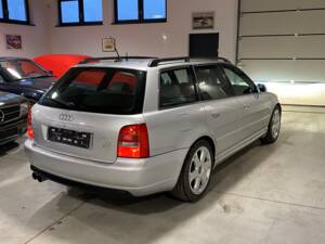 Bild 12/64 von Audi S4 Avant (2000)
