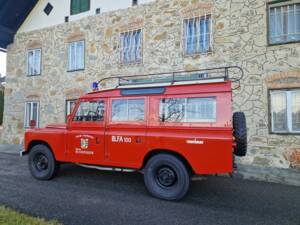 Image 4/54 of Land Rover 109 (1970)