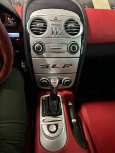 Image 17/34 of Mercedes-Benz SLR McLaren (2006)