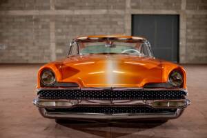 Image 4/34 of Lincoln Premiere Hardtop Coupé (1956)