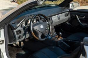 Image 25/48 of Mercedes-Benz SLK 320 (2001)