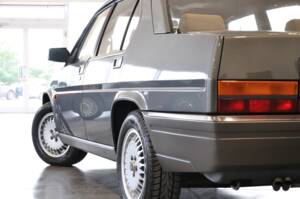 Bild 4/21 von Alfa Romeo 90 2.5 Quadrifoglio Oro (1985)