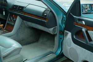 Bild 34/50 von Mercedes-Benz 300 SE (1991)