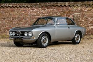 Afbeelding 9/50 van Alfa Romeo 1750 GT Veloce (1969)