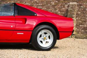 Image 21/50 de Ferrari 308 GTSi (1981)