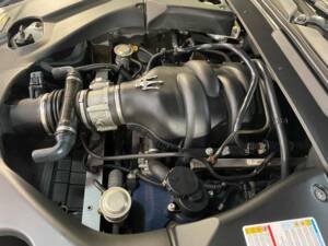 Image 32/50 de Maserati GranTurismo 4.2 (2008)