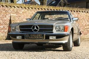 Bild 20/50 von Mercedes-Benz 560 SL (1987)