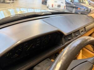 Afbeelding 16/33 van Mercedes-Benz 230 E (1985)