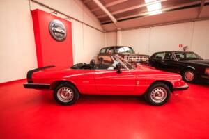 Image 12/24 of Alfa Romeo 2.0 Spider (1987)