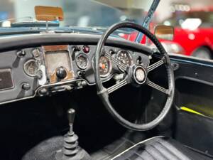 Image 4/17 of MG MGA 1600 (1963)