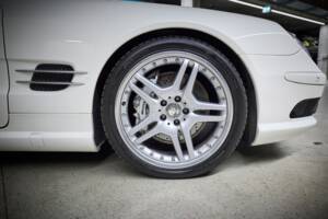 Image 36/99 de Mercedes-Benz SL 55 AMG (2005)