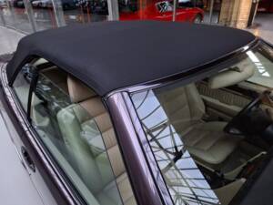 Image 35/42 of Mercedes-Benz 300 CE-24 (1993)