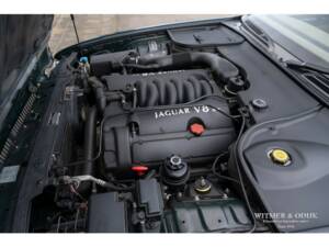 Bild 28/30 von Jaguar XJ 8 Executive (1998)