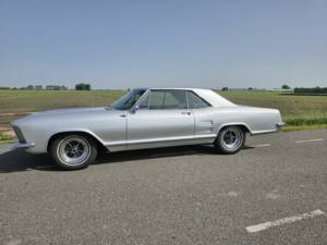 Image 5/8 of Buick Riviera Coupe (1963)