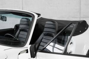 Image 21/46 de Porsche 911 Carrera 3.2 (1984)