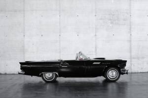 Immagine 7/50 di Ford Thunderbird (1957)