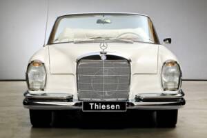 Image 3/27 of Mercedes-Benz 300 SE (1967)