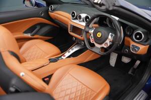 Bild 12/50 von Ferrari California T (2016)