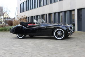Image 35/40 de Jaguar XK 120 DHC (1953)