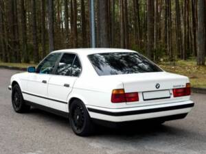 Afbeelding 3/8 van BMW 525i (1993)