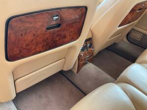 Bild 26/31 von Bentley Arnage Red Label (2000)